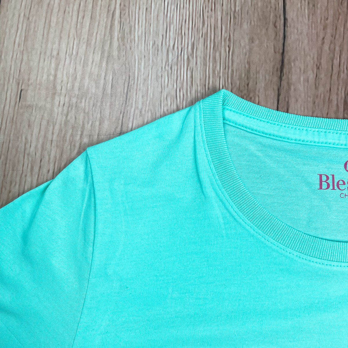 Camiseta Feminina  Verde Menta Deus é Muito Maior 