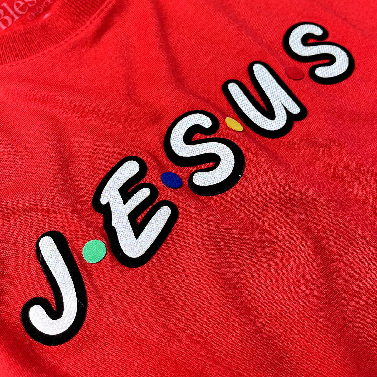 Camiseta Feminina Vermelha Aplique J.E.S.U.S