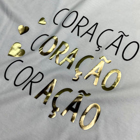 Camiseta Feminina Off White Coração Oração Ação Dourado