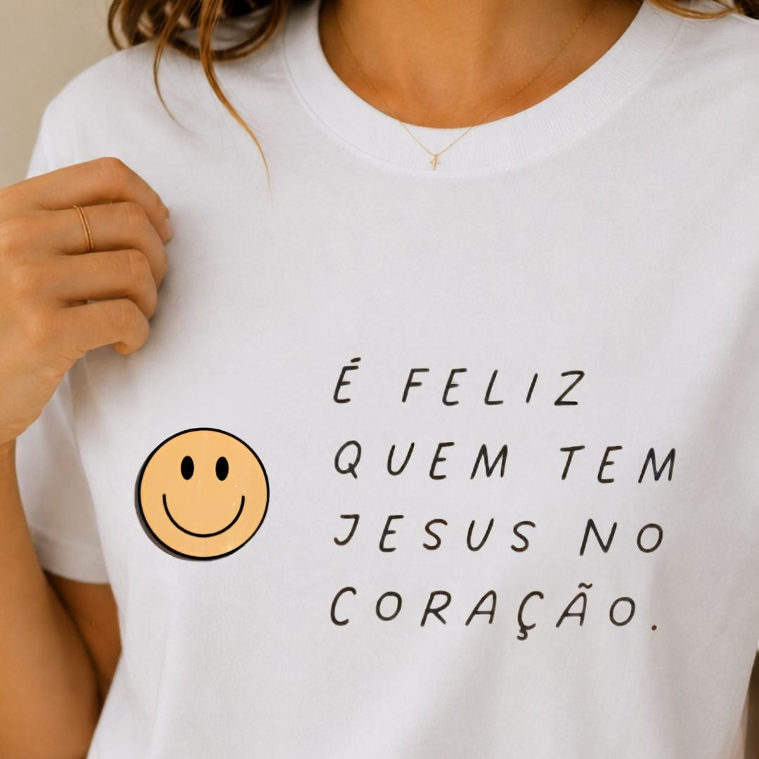 Camiseta Feminina Branca Jesus no Coração