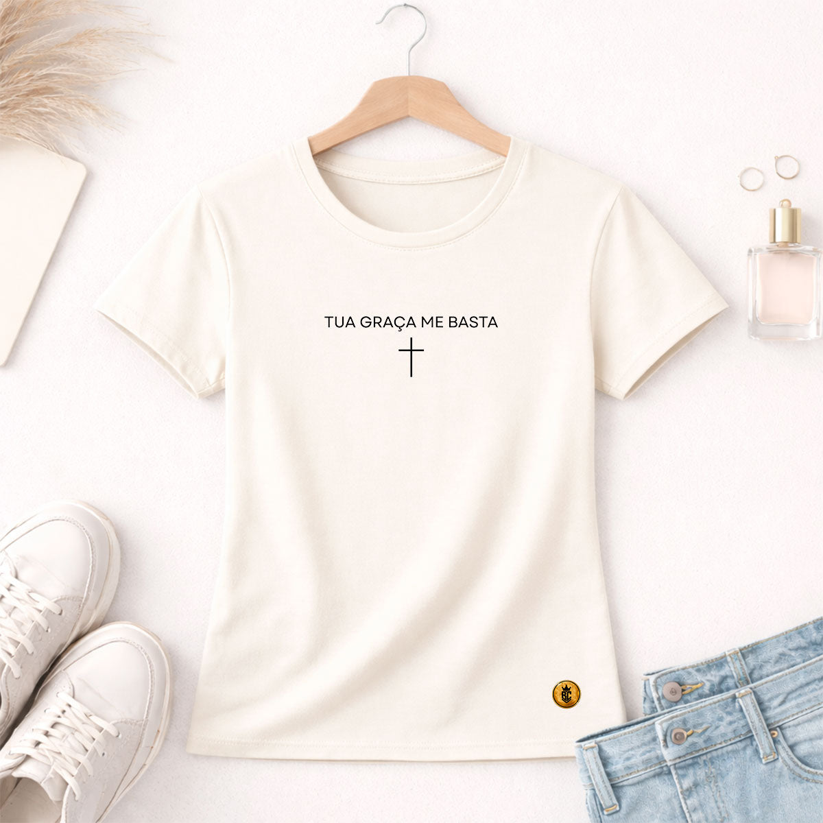 Camiseta Feminina  Off White  Tua Graça Me Basta
