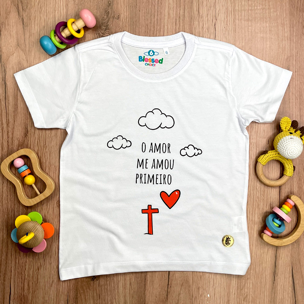 T-Shirt Infantil Branca Desenho O Amor Me Amou