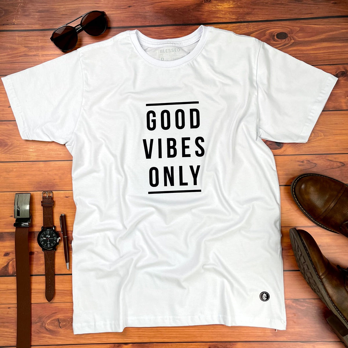 Camiseta Masculina Branca Good vibes only