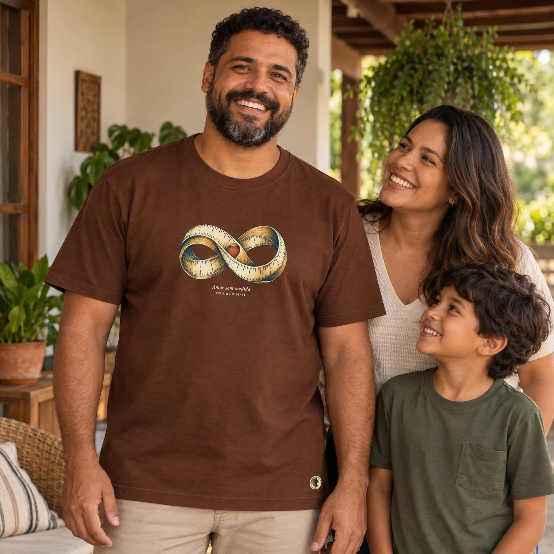 Camiseta Masculina Marrom Amor sem medida
