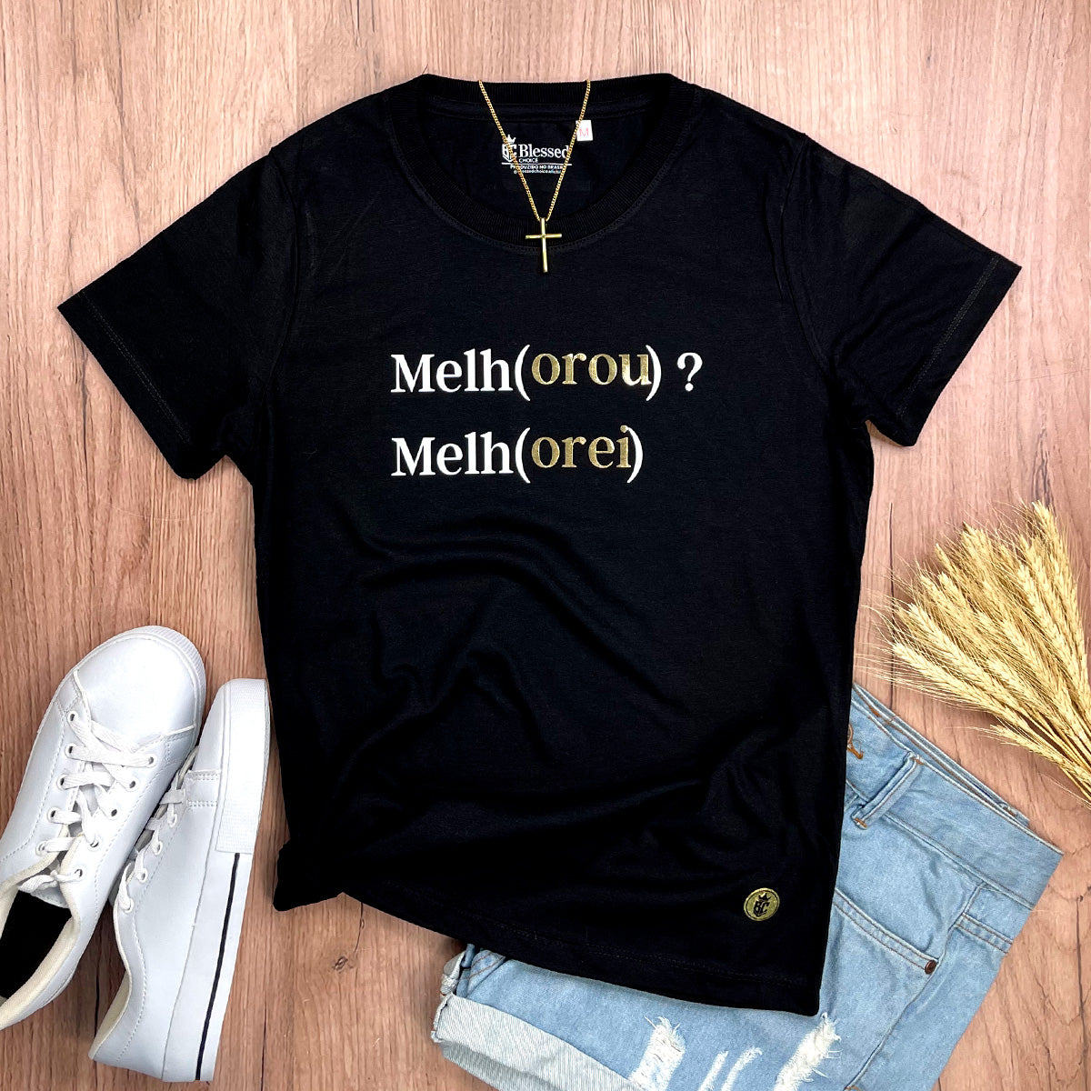 Camiseta Feminina Preta Melho(orou) ? Melh(orei)