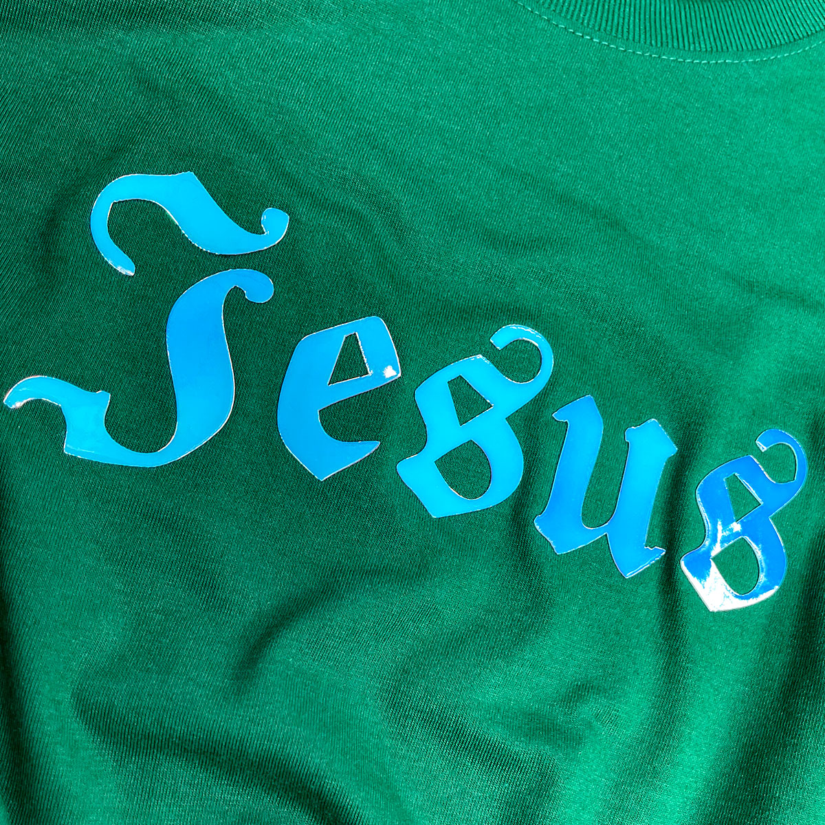 Camiseta Masculina Verde Aplique Jesus