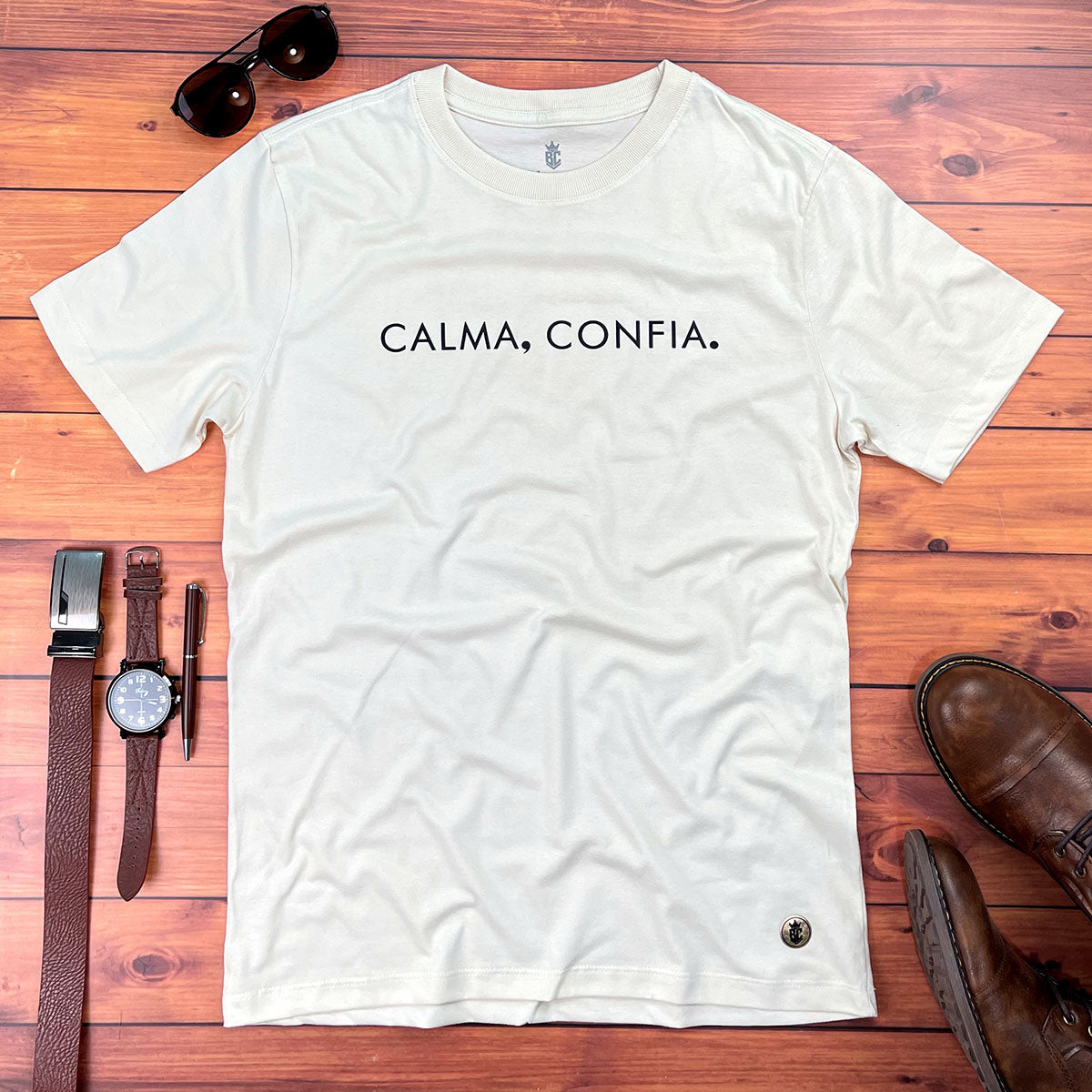Camiseta Masculina Off White Calma, Confia.