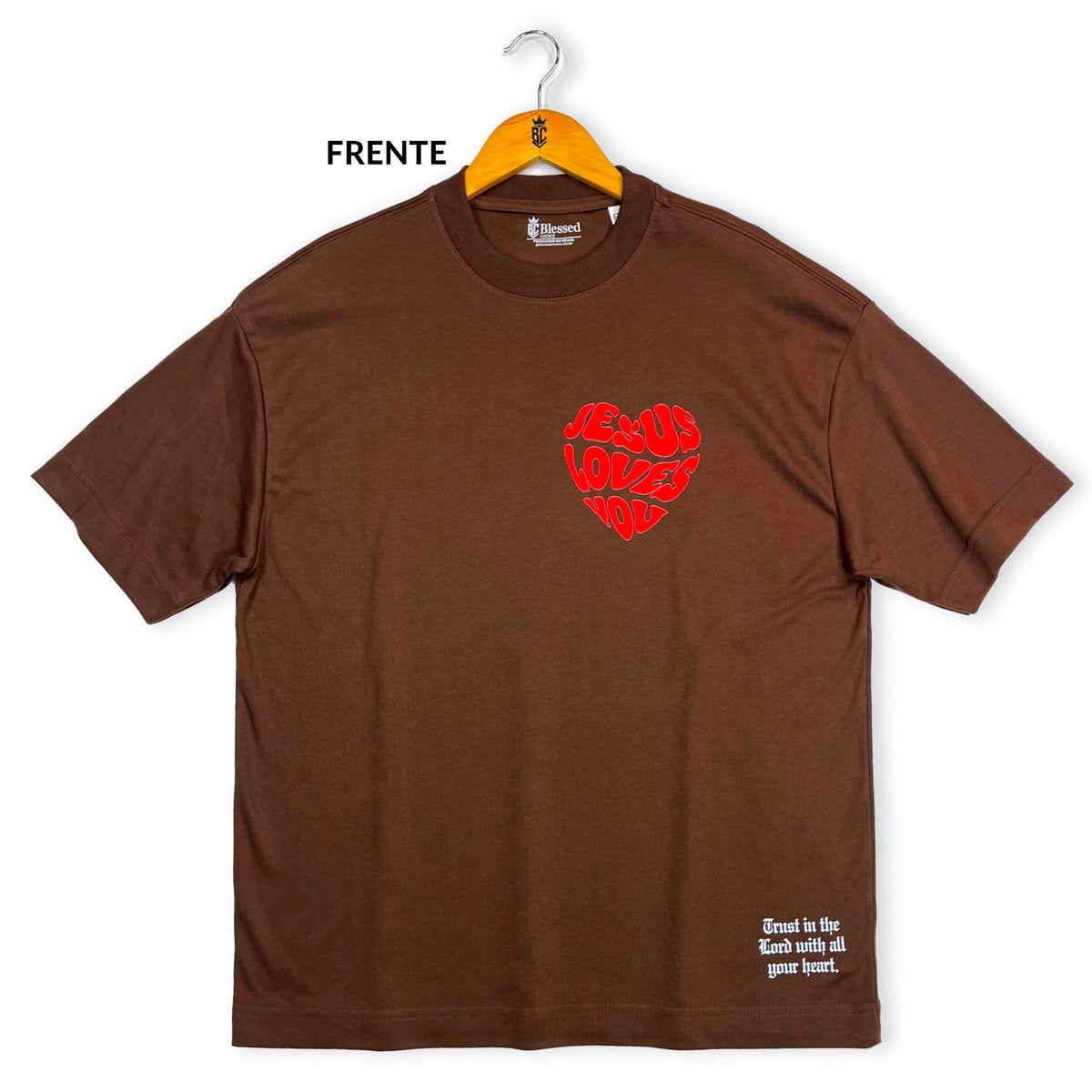Oversized Marrom Full Coração Jesus Loves You