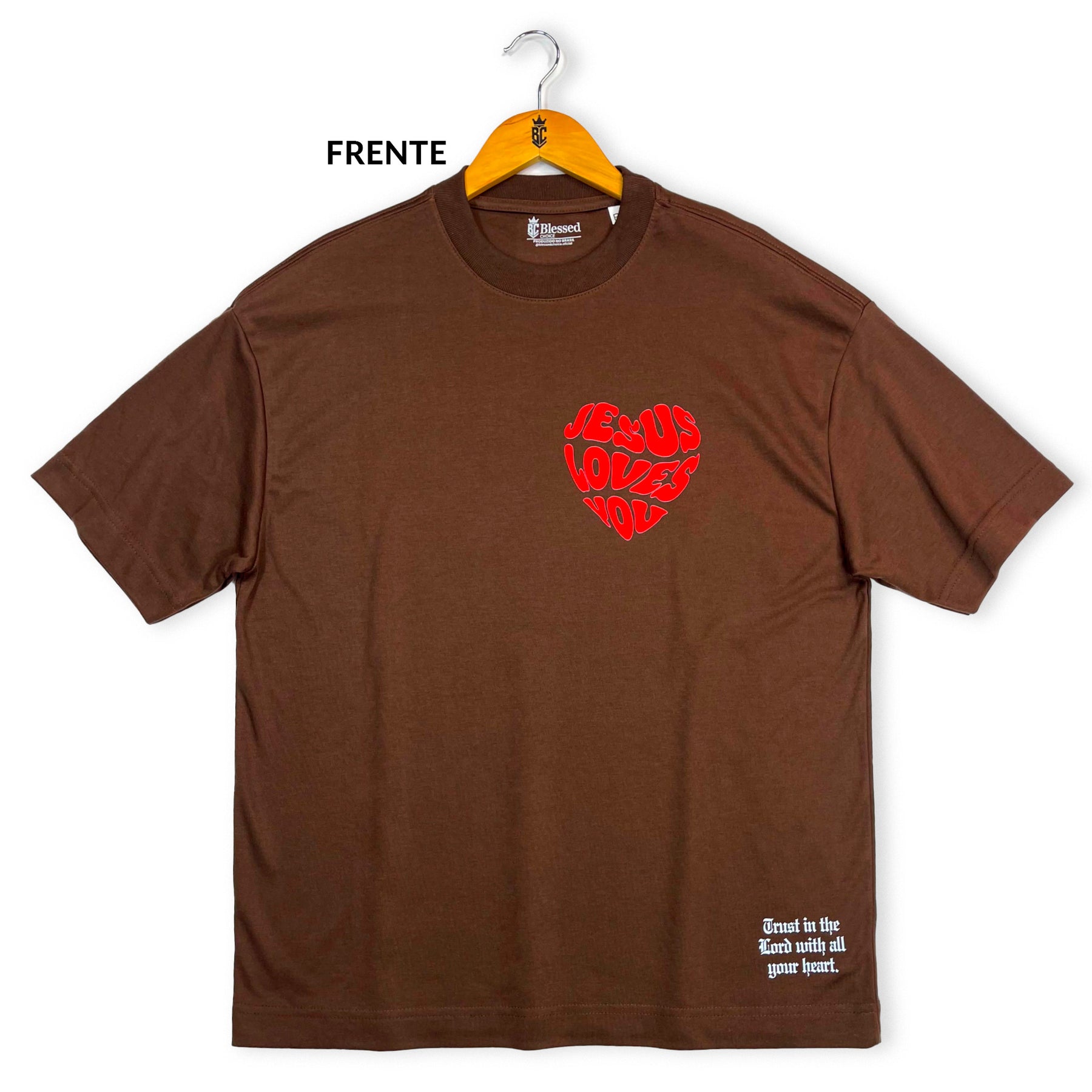 Oversized Marrom Full Coração Jesus Loves You