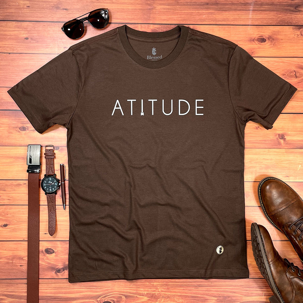 Camiseta Masculina Marrom Atitude