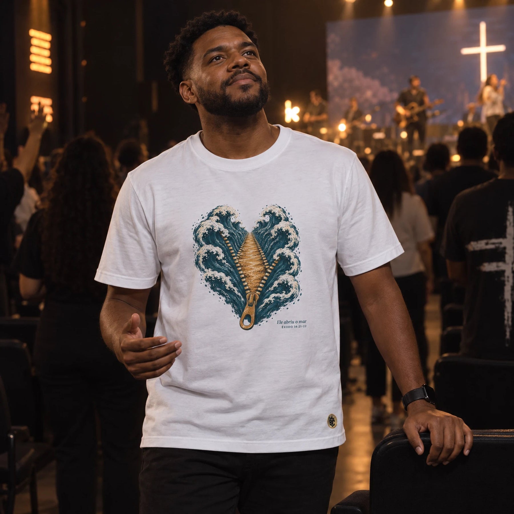 Camiseta Masculina Branca Ele abriu o mar