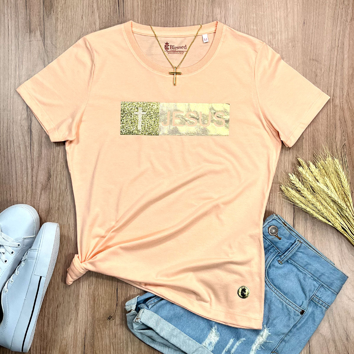 Camiseta Feminina Salmão Aplique Jesus Glitter Dourado