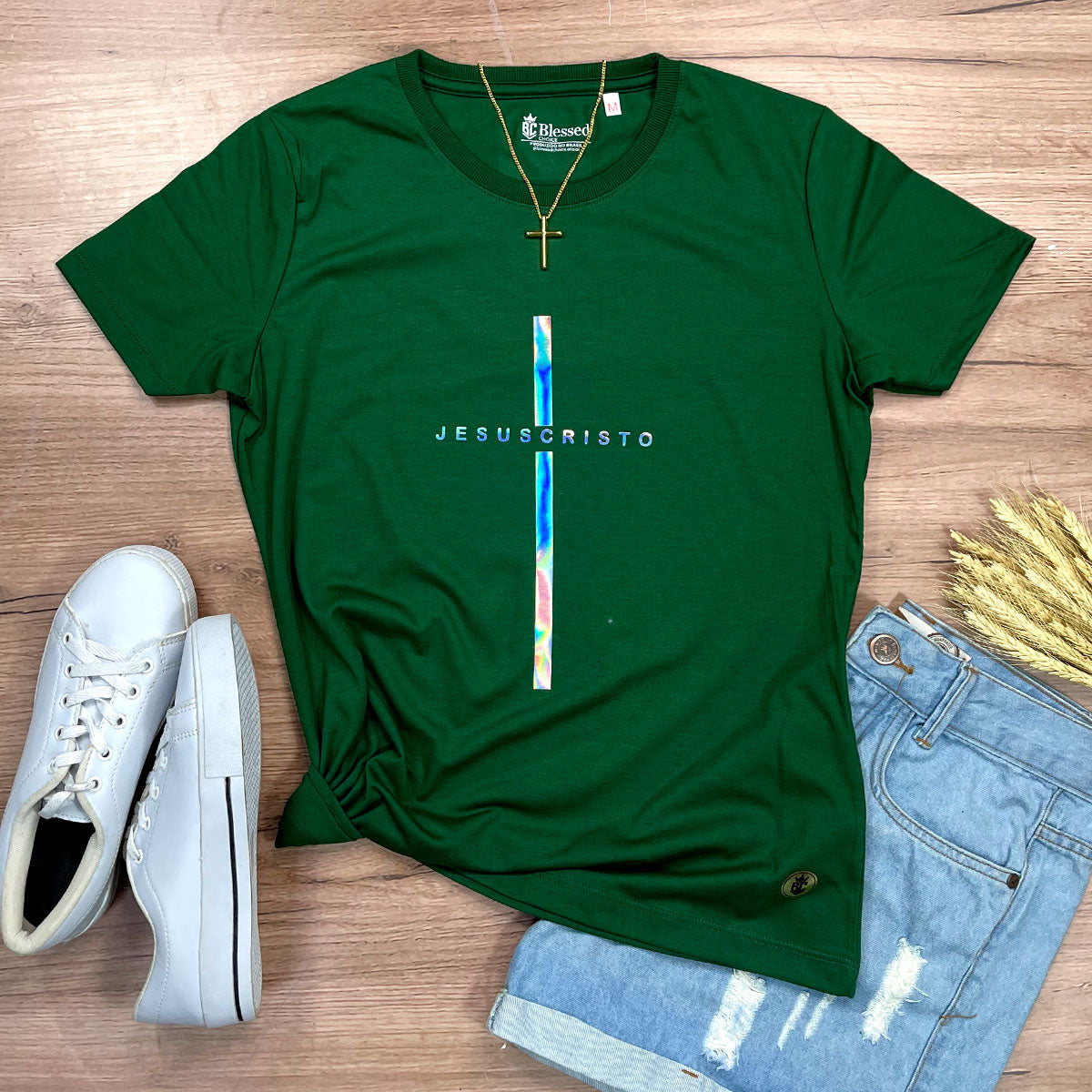 Camiseta Feminina Verde Cruz Prata Jesus Cristo