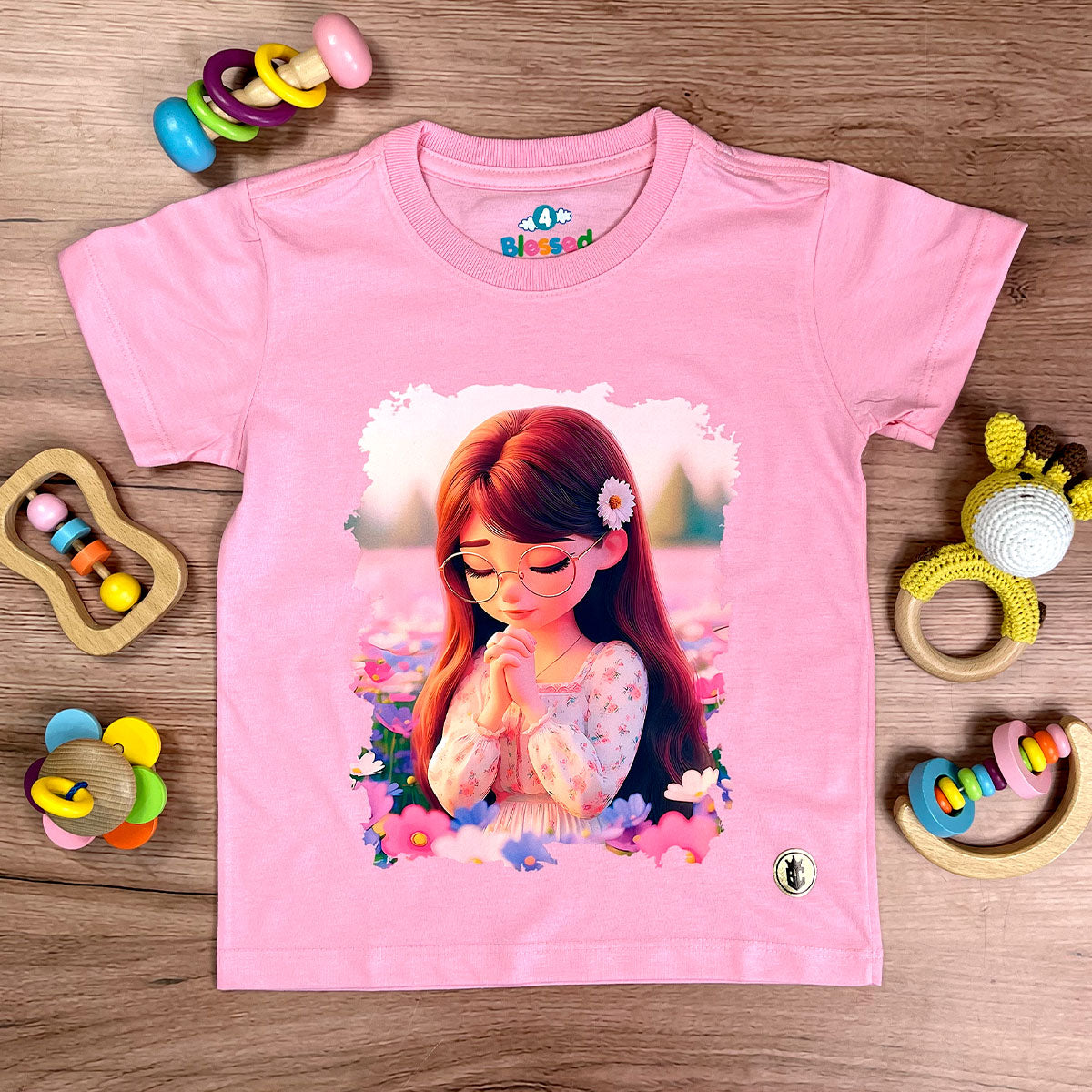 T-Shirt Infantil Rosa Garota Flor Orando