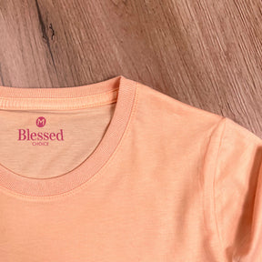 Camiseta Feminina Salmão Aplique Jesus Glitter Dourado