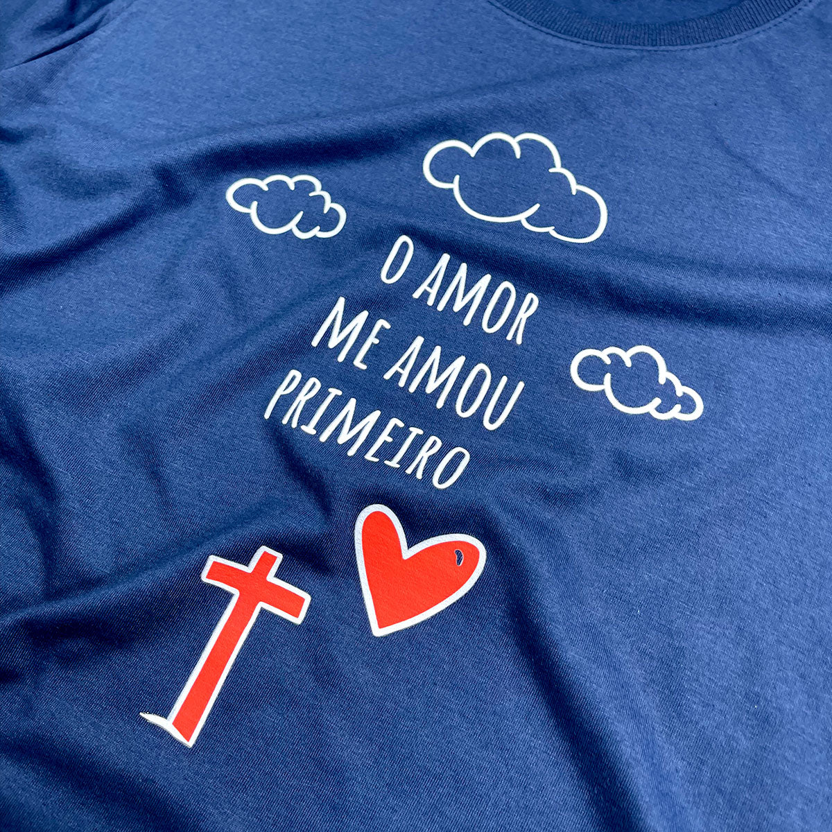 T-Shirt Infantil Azul Desenho O Amor Me Amou