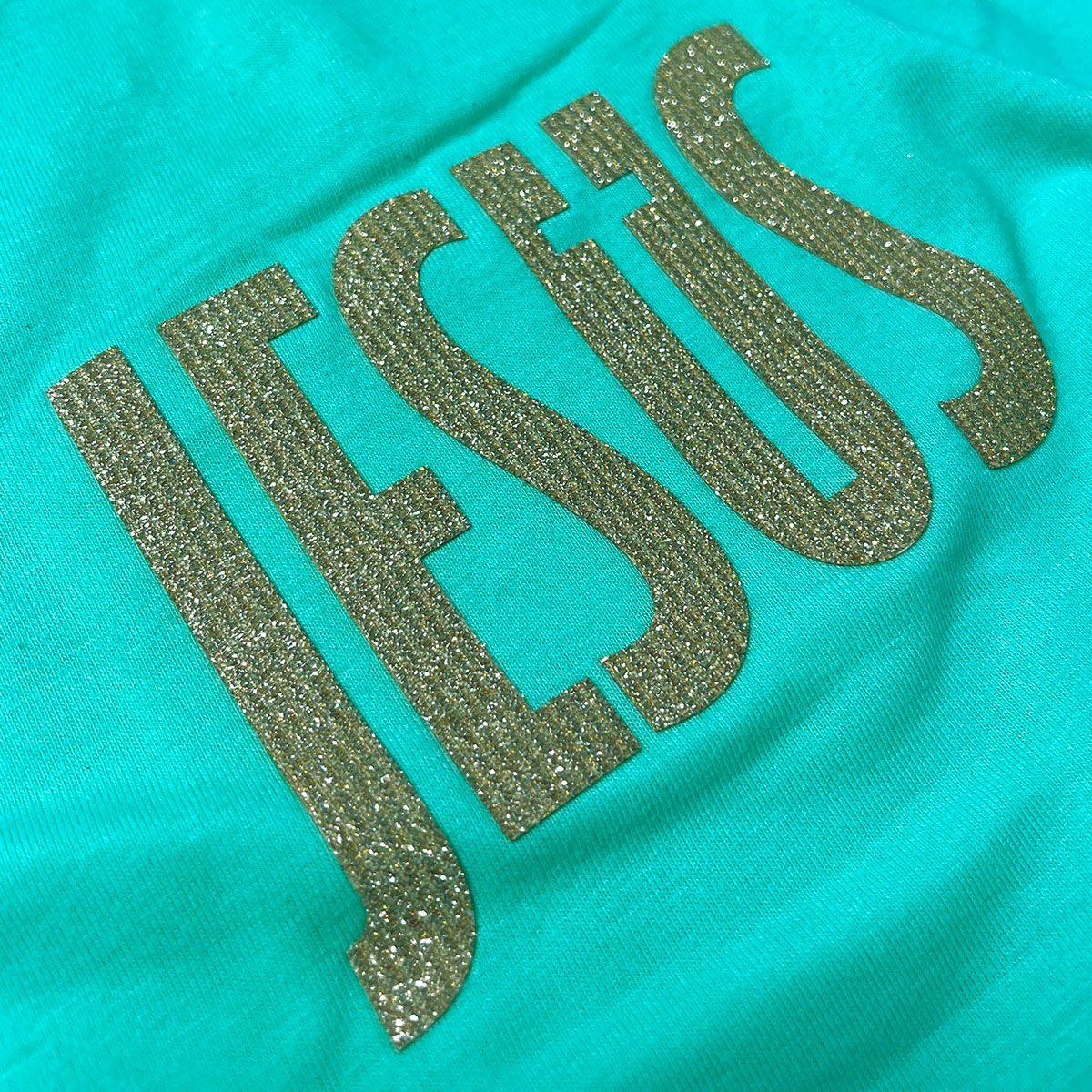 Camiseta Feminina Verde Menta Jesus Cruz Glitter