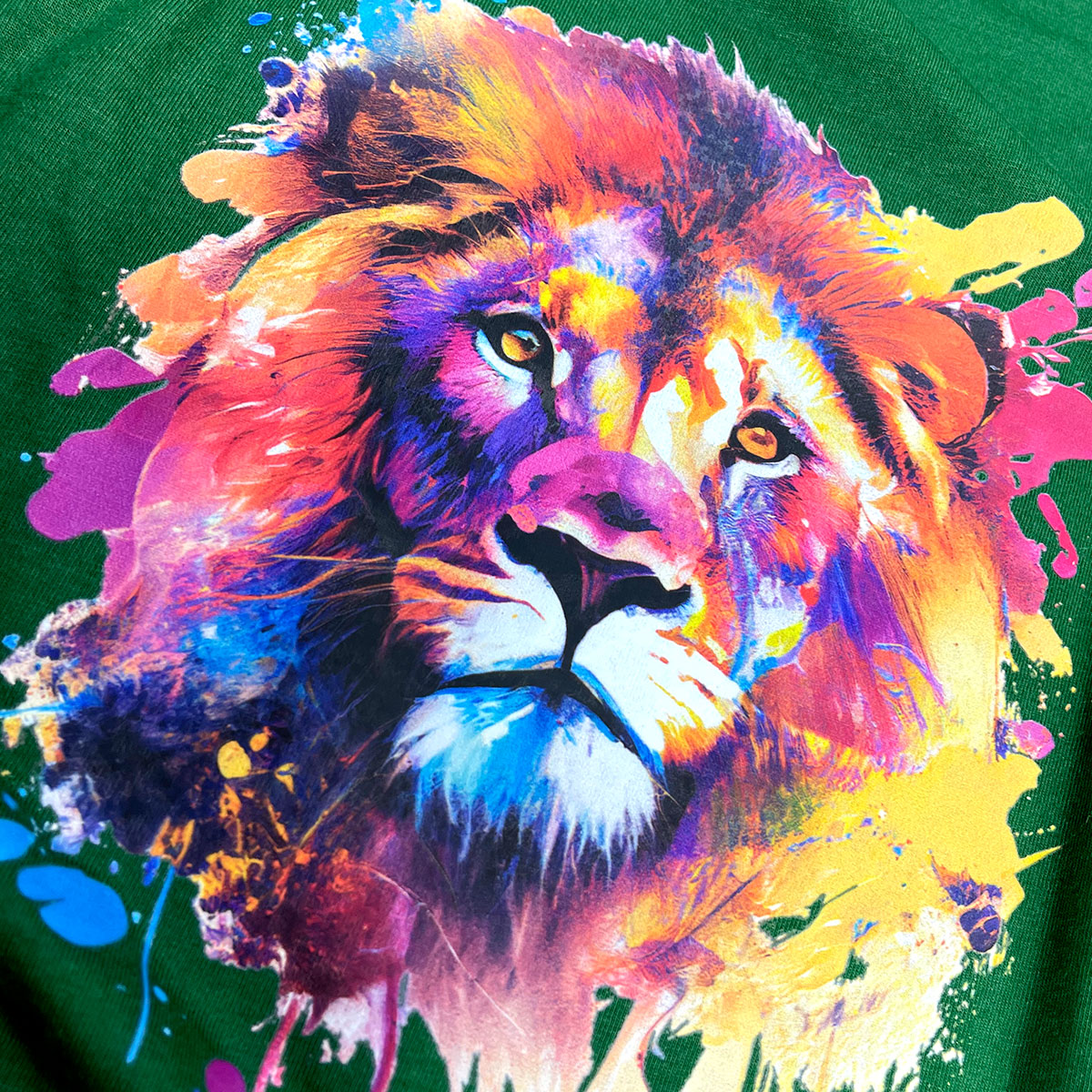 Camiseta Feminina Verde Leão Colorido