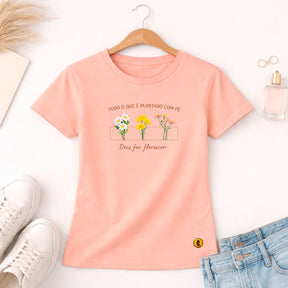Camiseta Feminina Salmão Deus faz Florescer