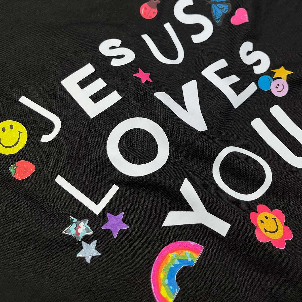 T-Shirt Infantil Preta Jesus Loves You