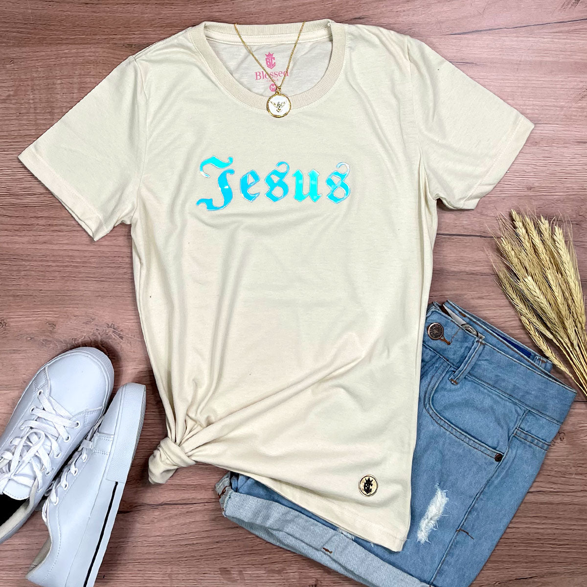 Camiseta Feminina Off White Aplique Jesus