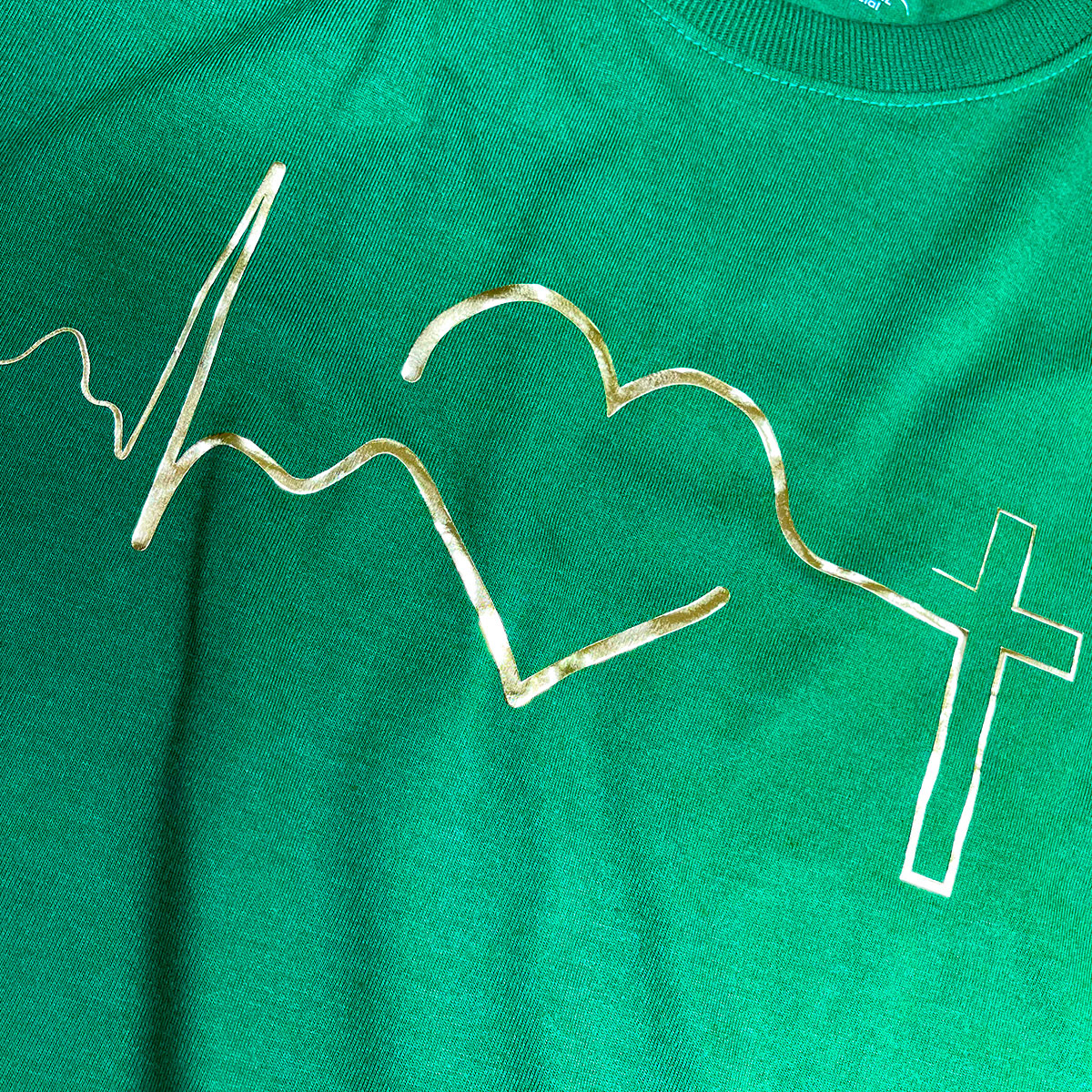 Camiseta Feminina Verde Batimento Coração Dourado