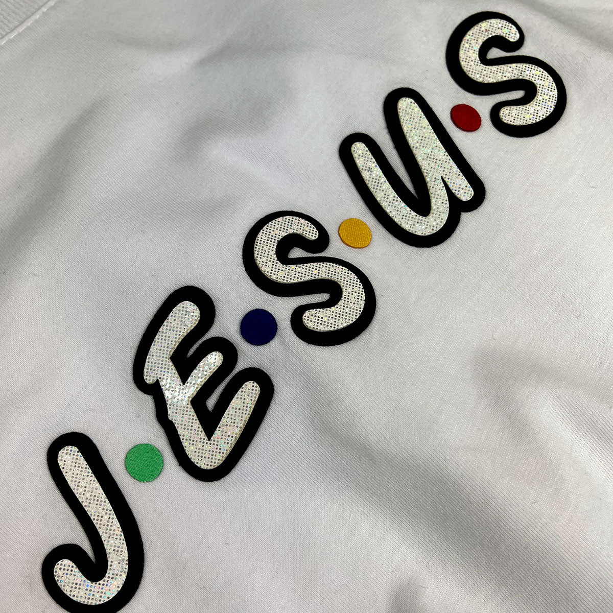 Camiseta Masculina Branca Aplique J.E.S.U.S
