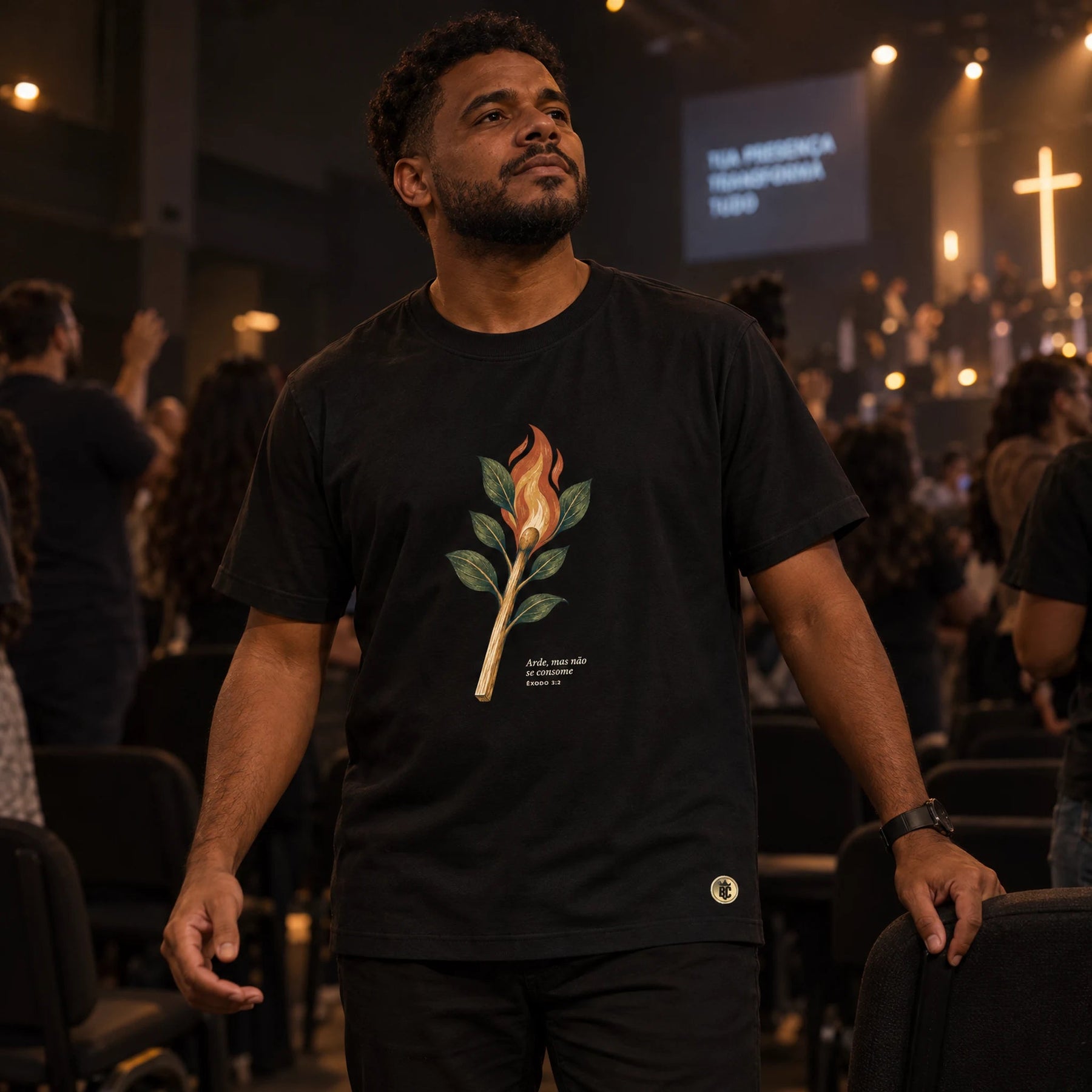 Camiseta Masculina Preta Arde, mas não se consome