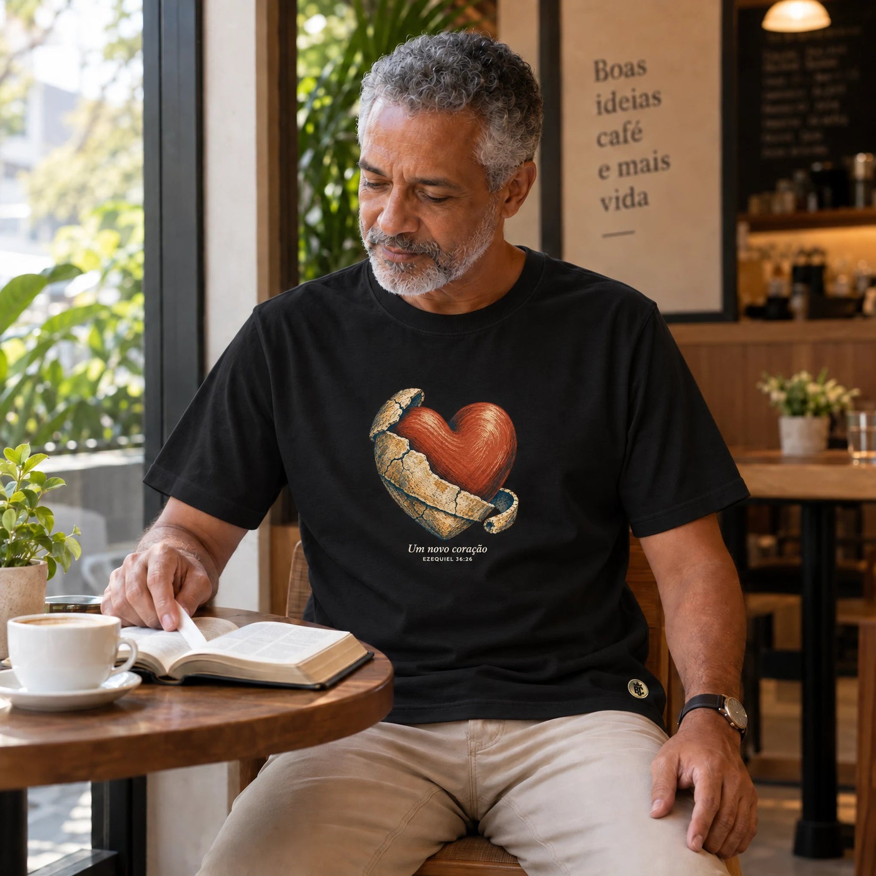 Camiseta Masculina Preta Um novo coração