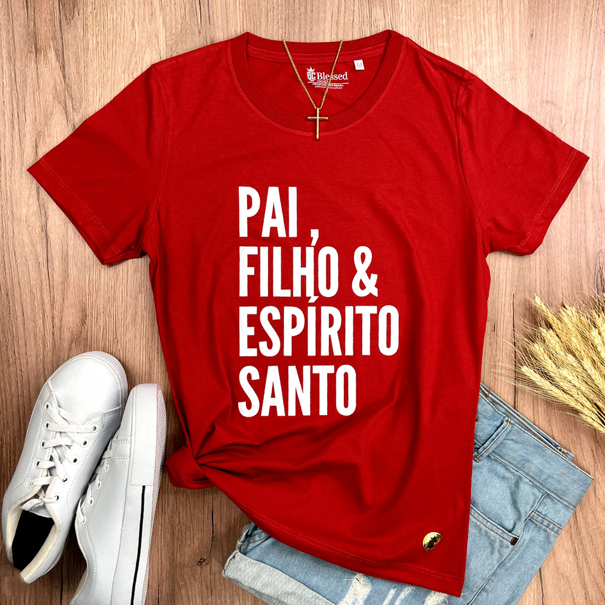 Camiseta Feminina Vermelha Pai, Filho & Espírito Santo