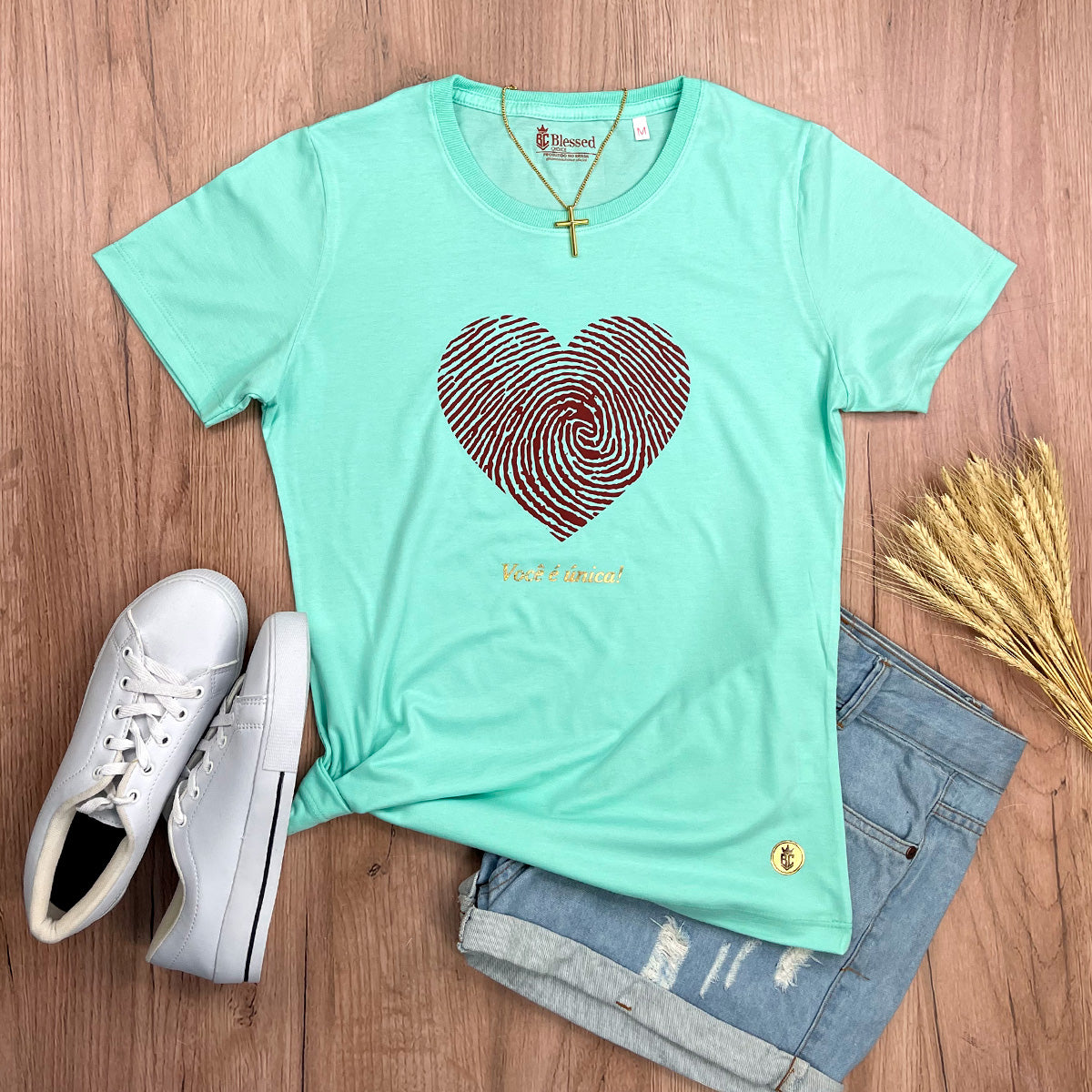 Camiseta Feminina Verde Menta Coração Digital Você É Única