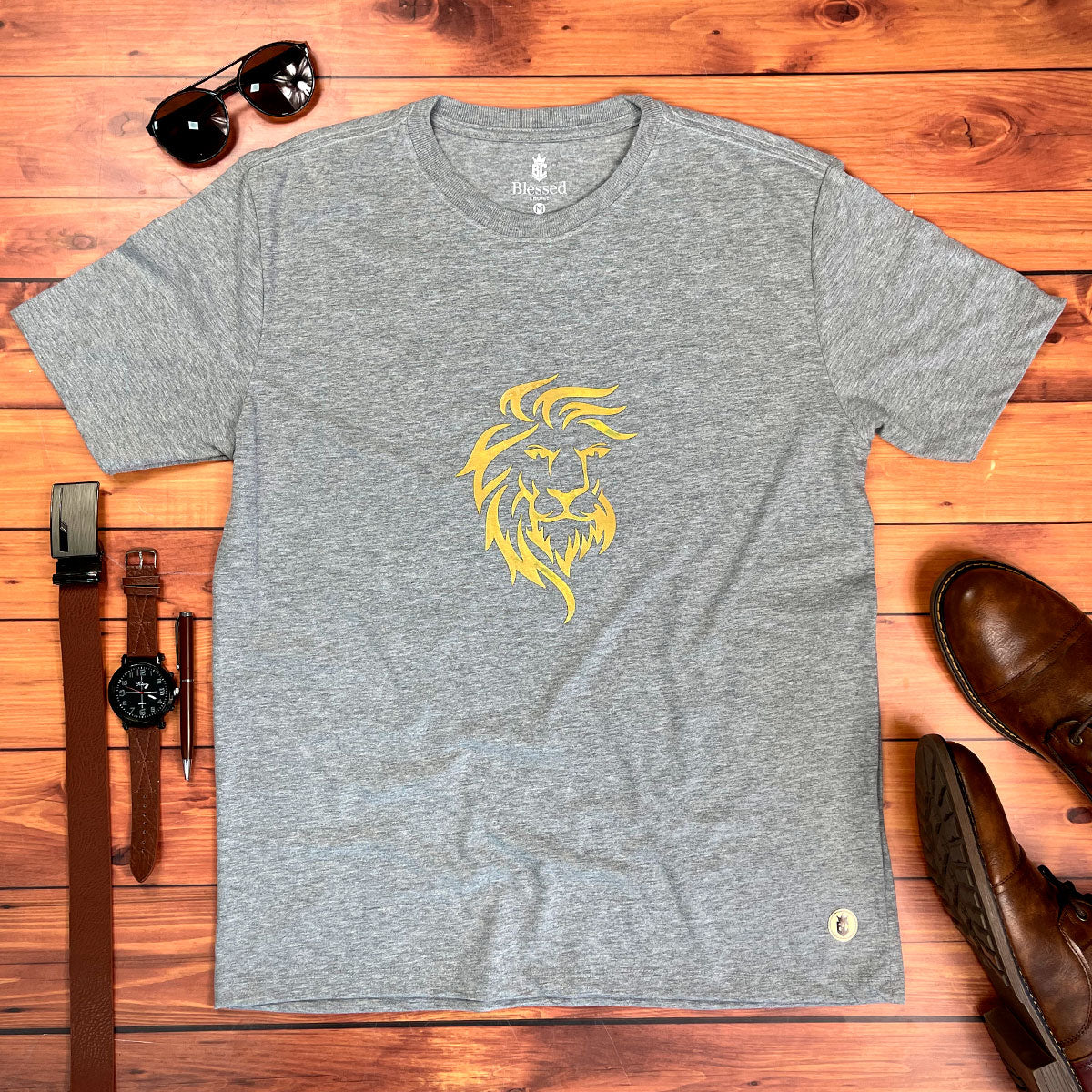 Camiseta Masculina Cinza Aplique Leão Dourado
