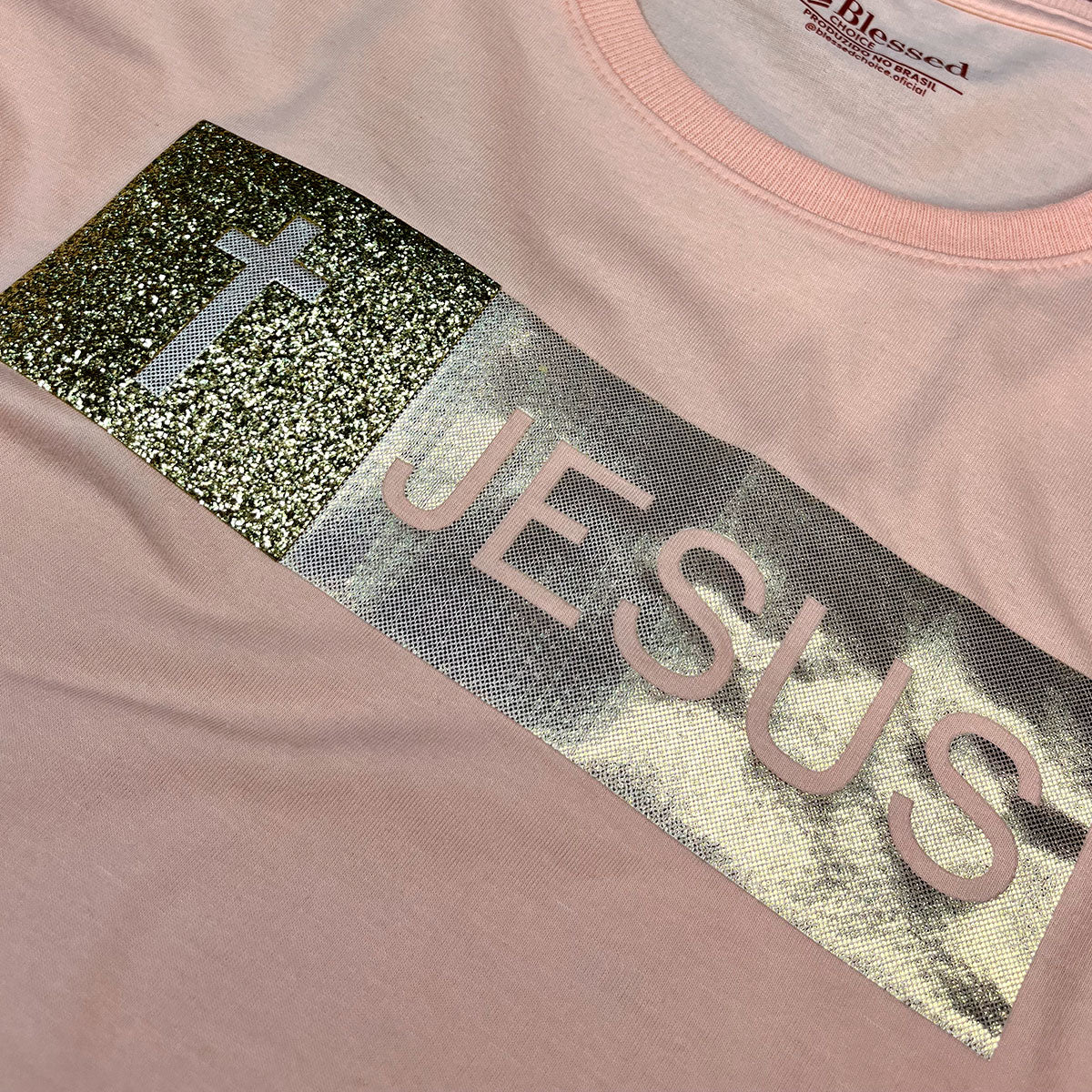 Camiseta Feminina Salmão Aplique Jesus Glitter Dourado