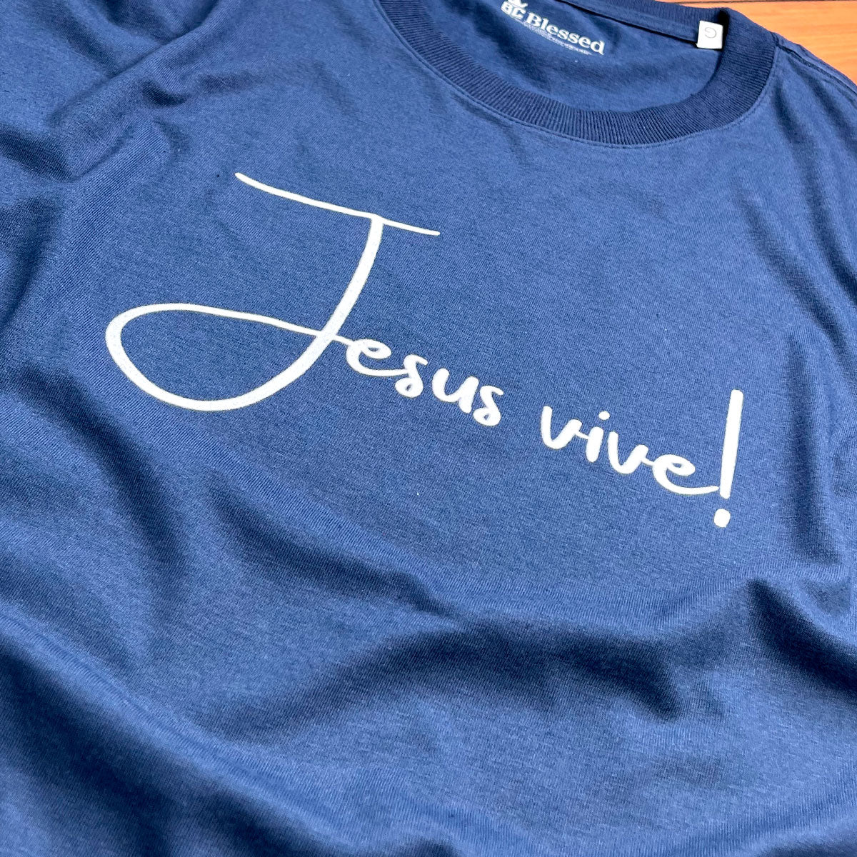 Camiseta Masculina Azul Jesus Vive!