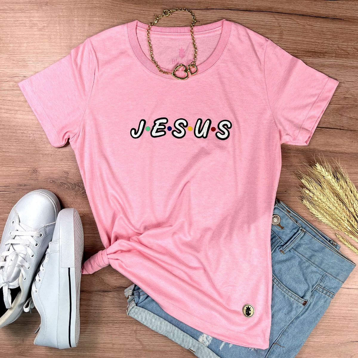 Camiseta Feminina Rosa Aplique J.E.S.U.S