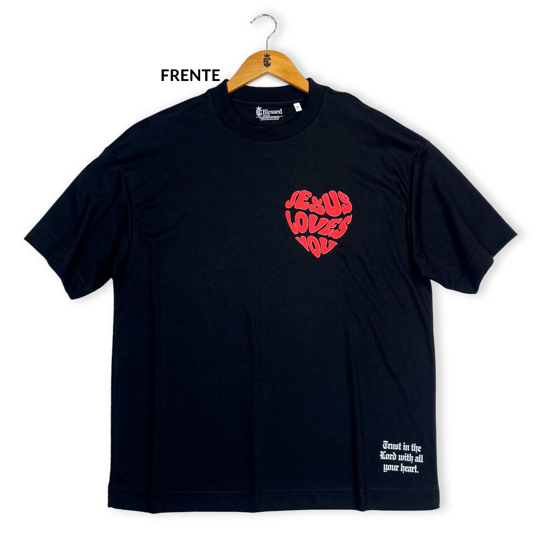 Oversized Preta Full Coração Jesus Loves You