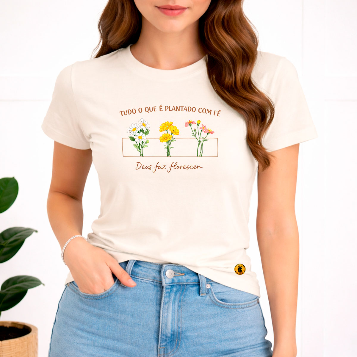 Camiseta Feminina Off White Deus faz Florescer