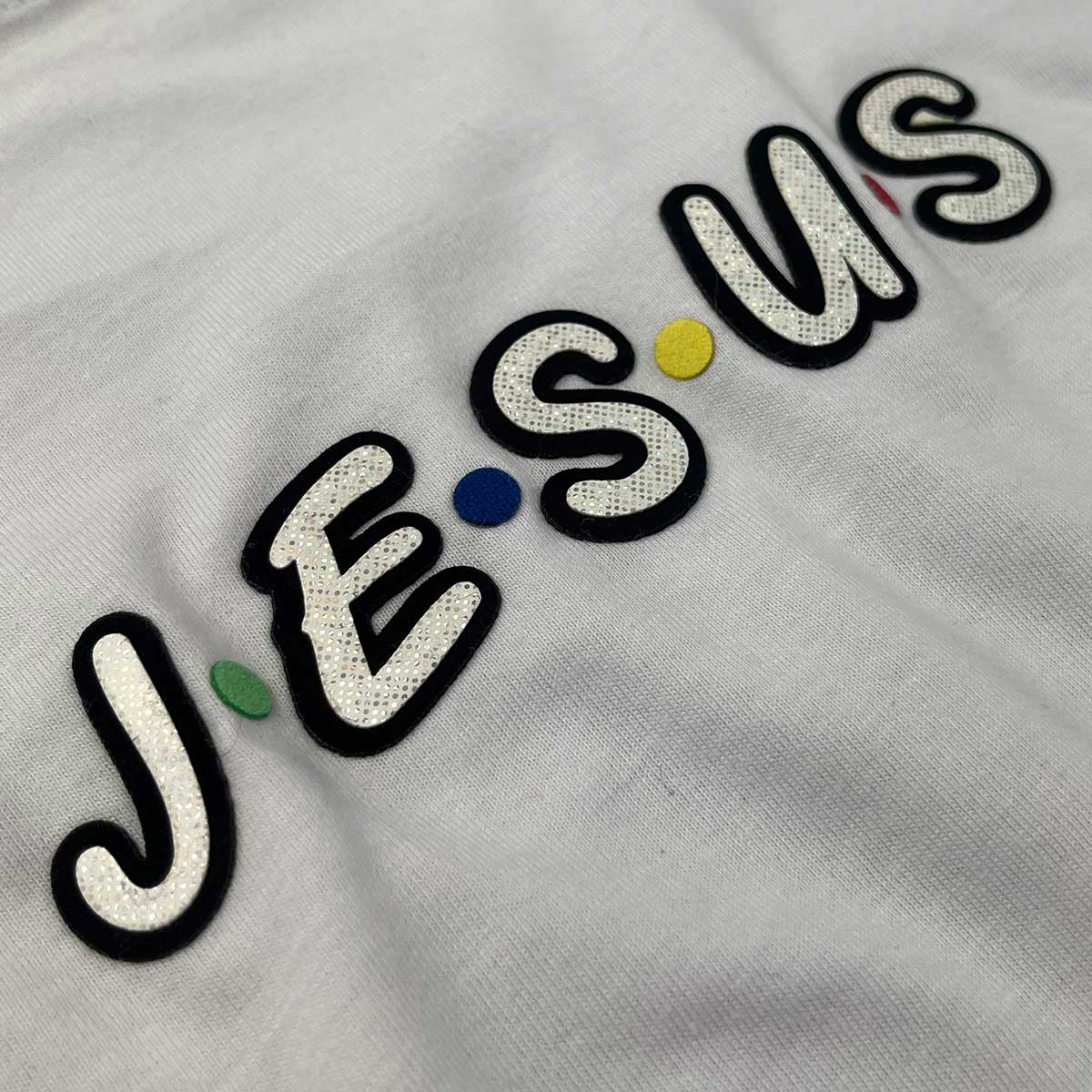 T-Shirt Infantil Branca Aplique J.E.S.U.S