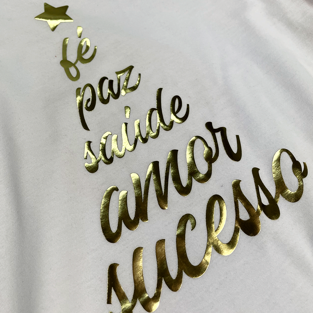 T-Shirt Infantil Branca Árvore Fé Paz Dourado