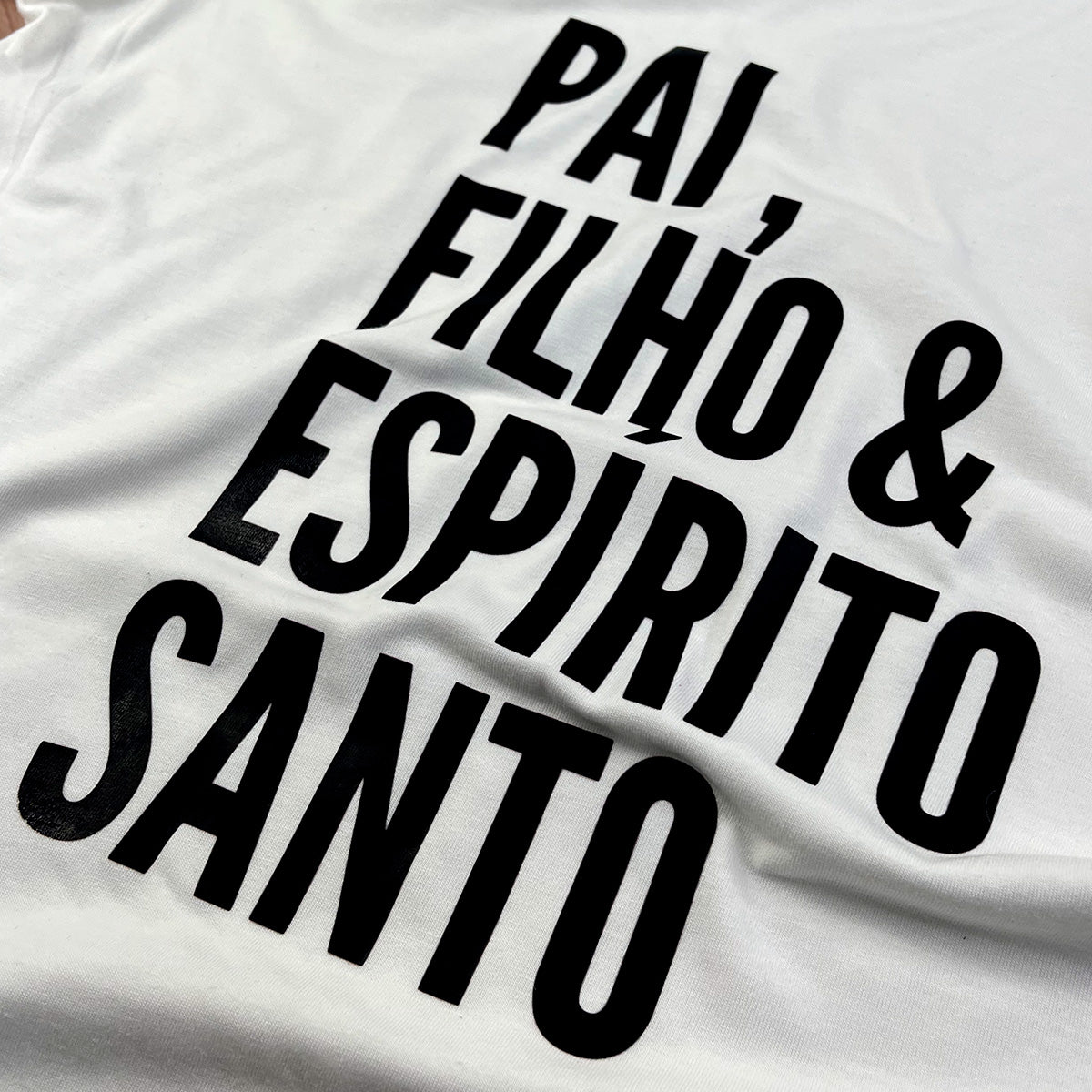 Camiseta Feminina Off White Pai, Filho & Espírito Santo