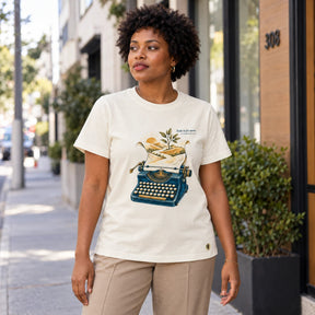 Camiseta Feminina Off White Tudo se fez novo