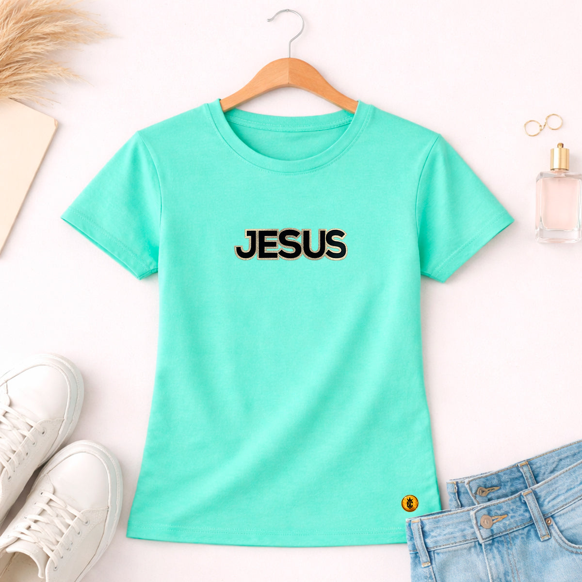 Camiseta Feminina Verde Menta Jesus Aplique Camaleão