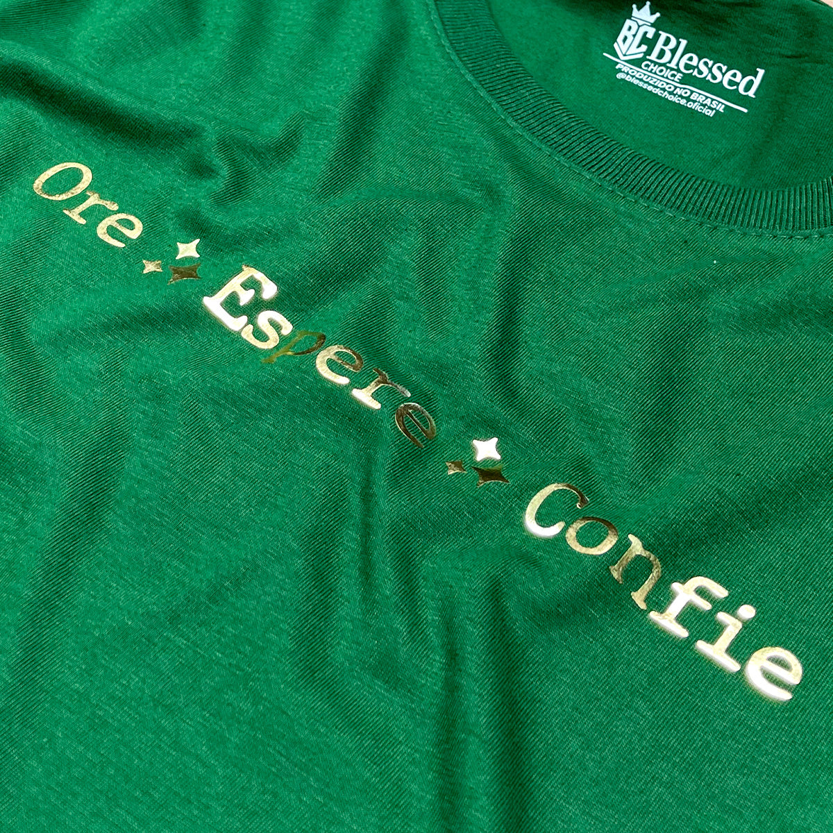 Camiseta Feminina Verde Ore Espere Confie Dourado
