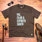 Camiseta Masculina Marrom Pai, Filho & Espírito Santo