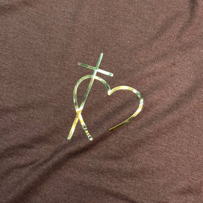 Camiseta Feminina Marrom Cruz Coração Minimalista