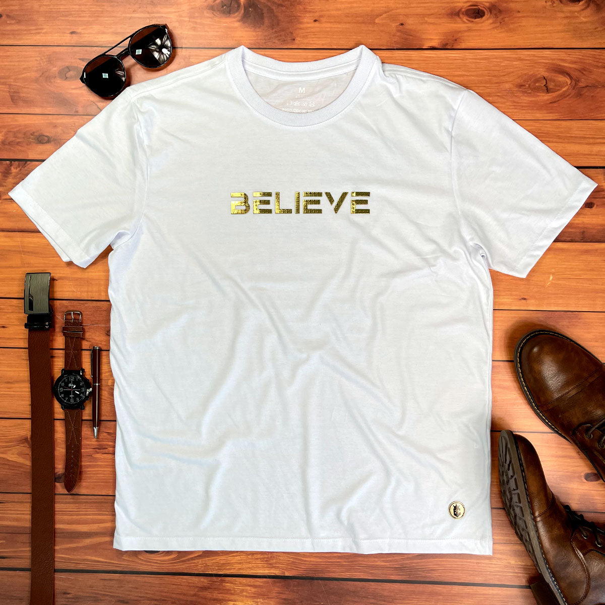 Camiseta Masculina Branca Aplique Believe