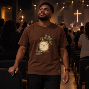 Camiseta Masculina Marrom Tudo tem seu tempo
