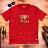 Camiseta Masculina Vermelha o Amor é o Presente Dourado