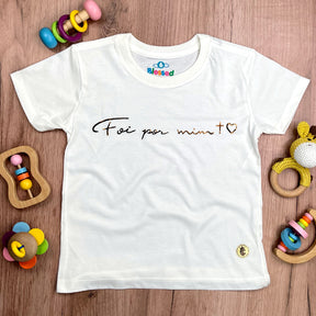 T-Shirt Infantil Off White Foi Por Mim Cruz Coração