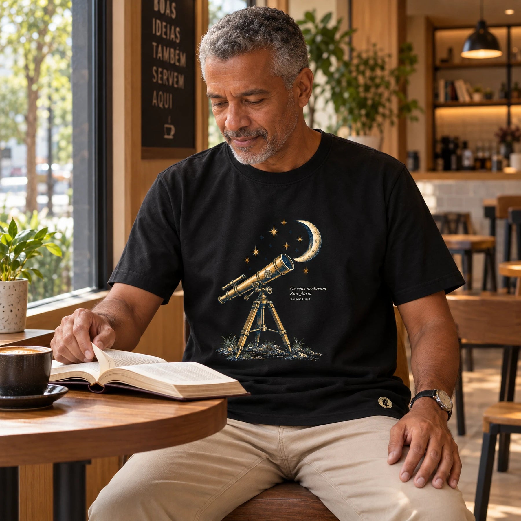Camiseta Masculina Preta Os céus declaram Sua glória